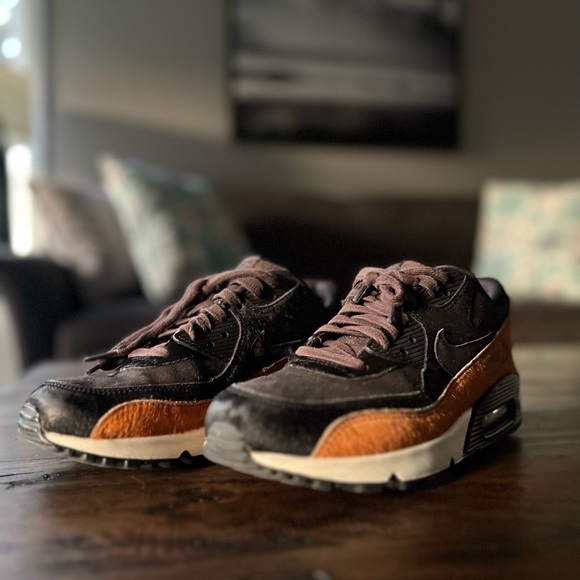 Nike Air Max 90 LX Pony Fur Black US Woman’s Size 7/UK 4.5 - Picture 1 of 5